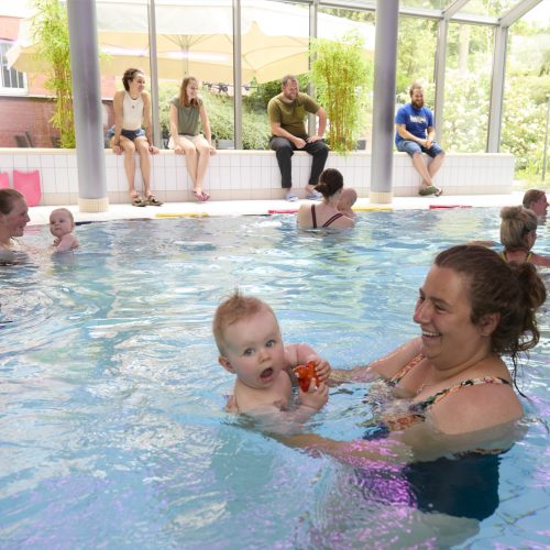 Baby- und Kleinkindschwimmen